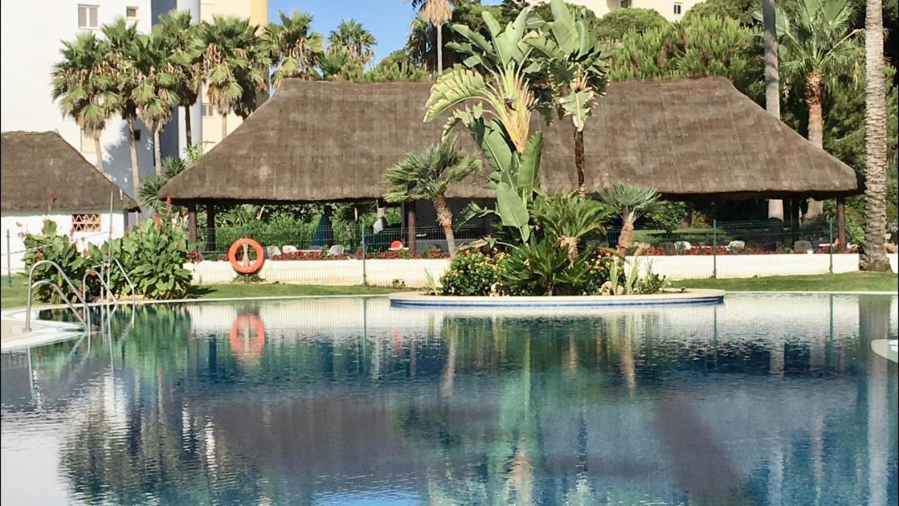 Mi Capricho (Playa Alhamar) Sitio de Calahonda Exterior foto